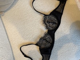 Maison Close Black Lace Underwire Bra &ndash; 32B / FR 85B &ndash; Like New