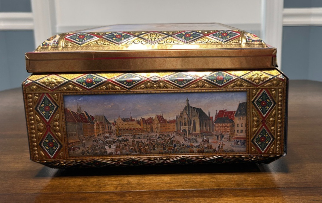Schmidt~Lebkuchen~Large~HInged~Tin Box~Germany~16½"x 11¾"x6¾" image 3