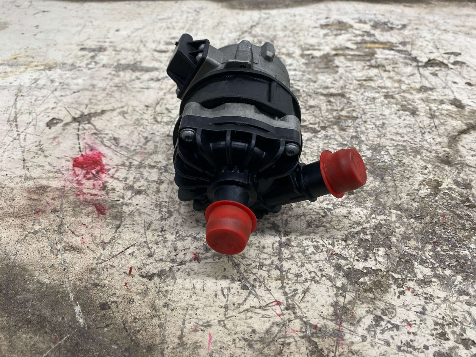 2010-2020 BENTLEY MULSANNE 6.8L ENGINE AUXILIARY COOLANT WATER PUMP 8K0965567