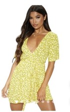 Pretty Little Thing Dress Yellow Floral NWT Size 4