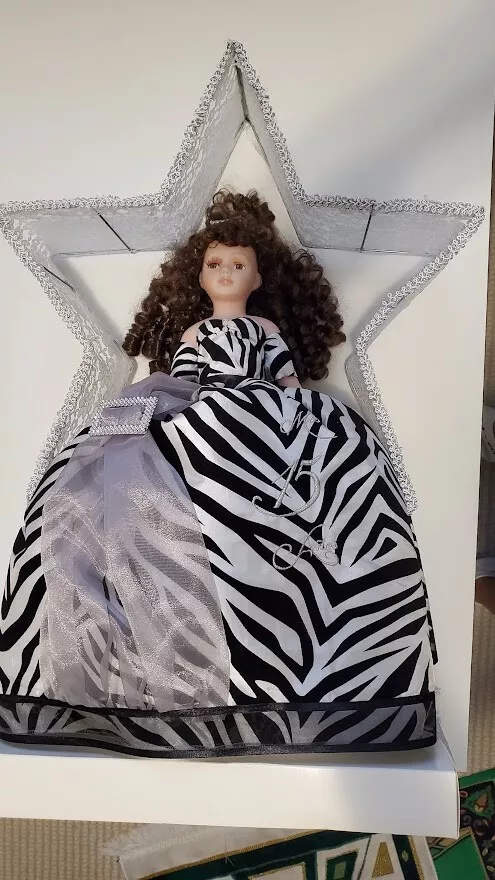 Ultima muñeca xv años precio sale
