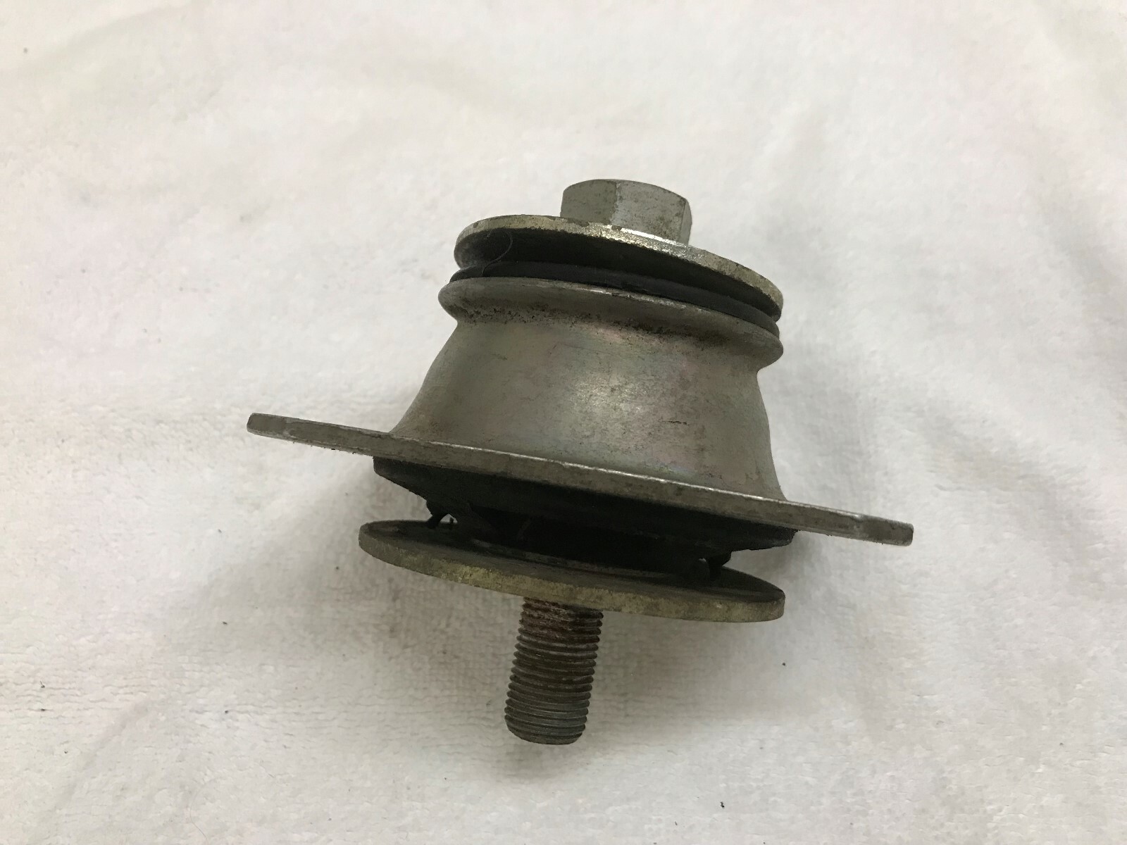 LAMBORGHINI GALLARDO LP550 LP560 570 TRANSMISSION MOUNT SUPPORT OEM 420399151B