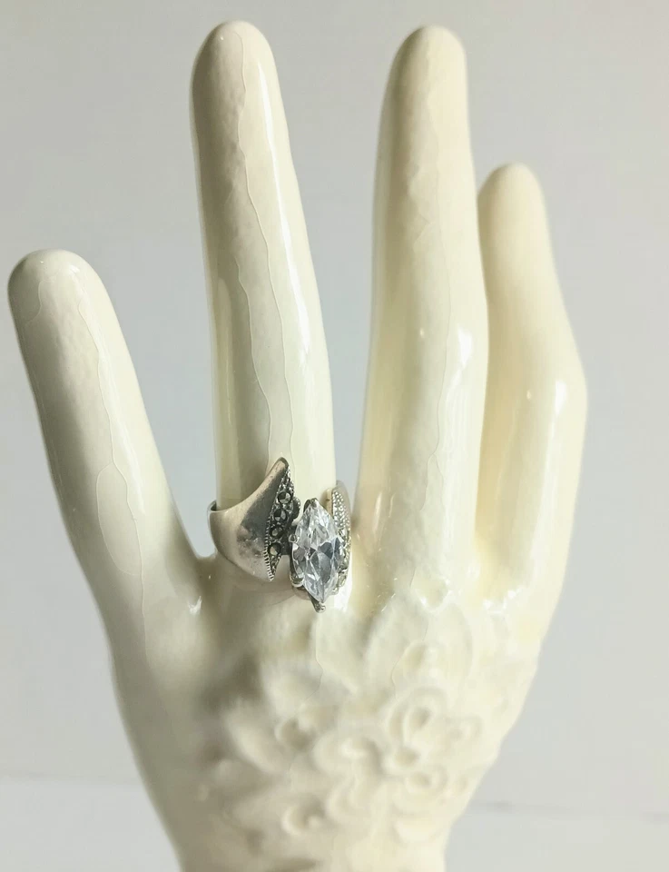 Sterling Silver Marquise Cut Glass Quartz Stone and Marcasite Statement Ring - Image 2 of 4
