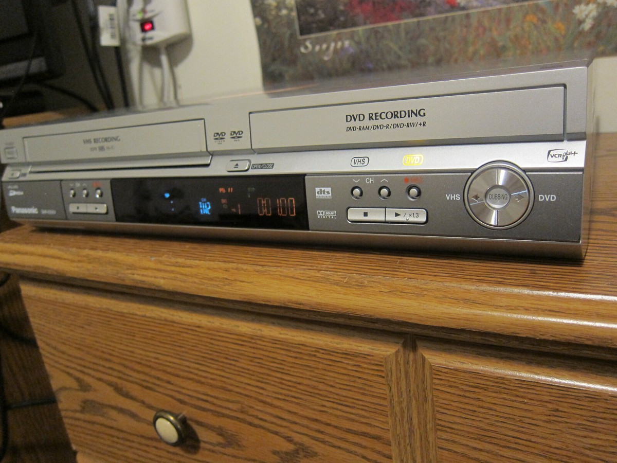 Panasonic DMR-ES30 Dubbing DVD Recorder Player VHS VCR Combo