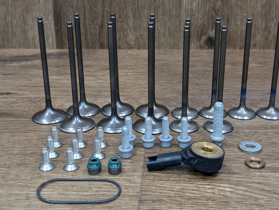 Juego de válvulas de admisión y escape OEM BMW S1000RR 2010-2014 - 11347718082 11348550131 Foto 3 de 4