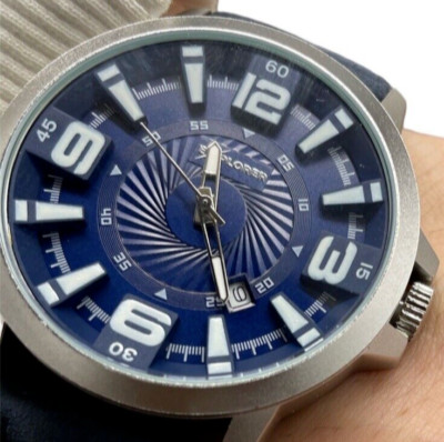 Herrenuhr signiert Explorer Zifferblatt und Armband meerblau Spiralmuster