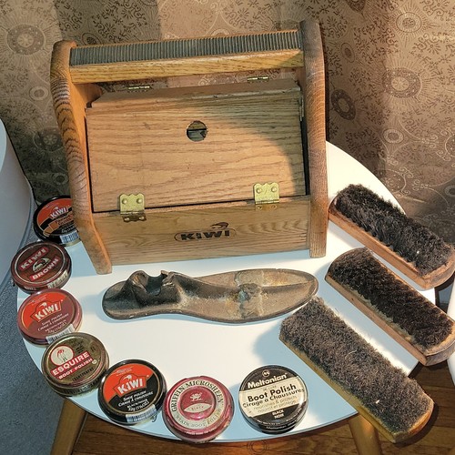 Vintage KIWI Wooden Shoe Shine Box Lot Cast Iron Footrest Griffin Polish Brushes