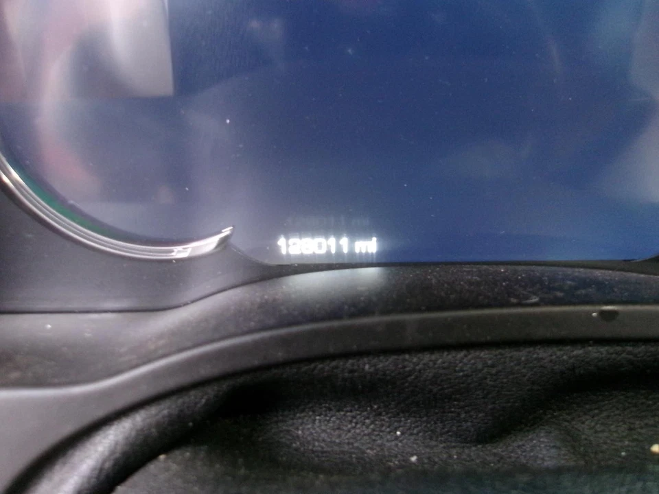 Used Fuel Pump fits: 2017 Cadillac Escalade esv pump assembly Grade A - Image 2 of 4