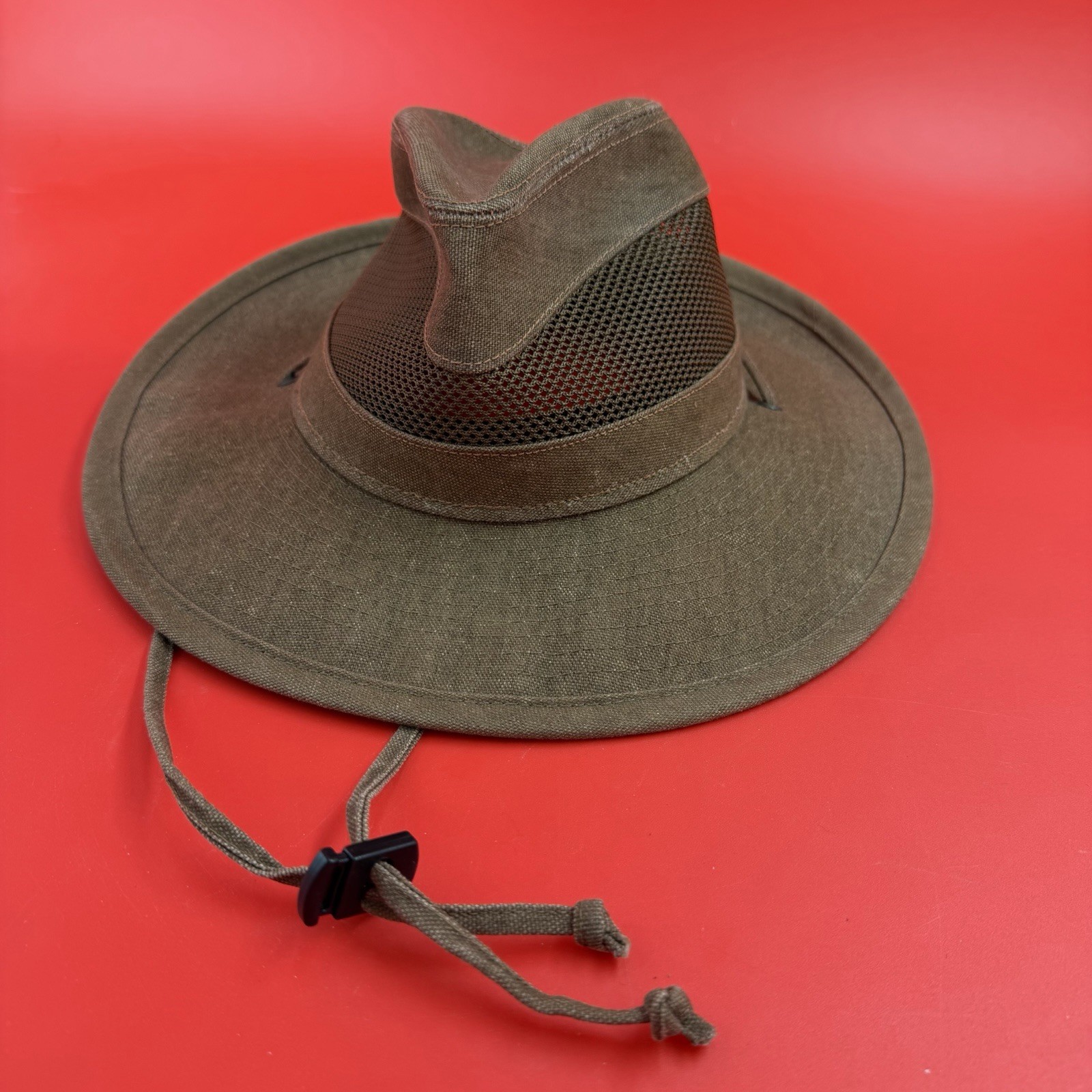 Henschel Hat Company Men&rsquo;s Medium Brown Canvas Vented Safa