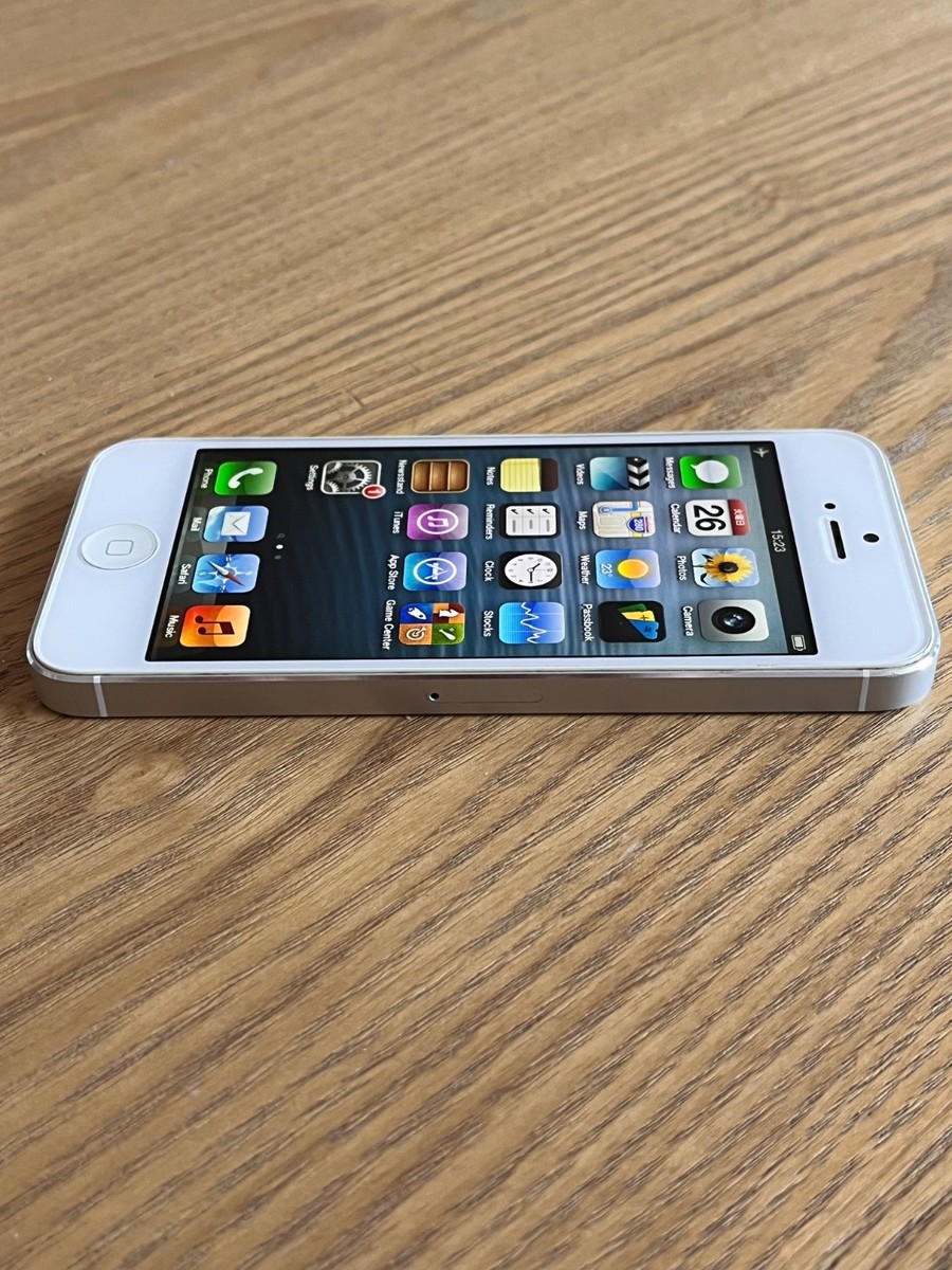 Apple iPhone 5 - 16GB - White & Silver (Unlocked) A1429 (GSM) (AU
