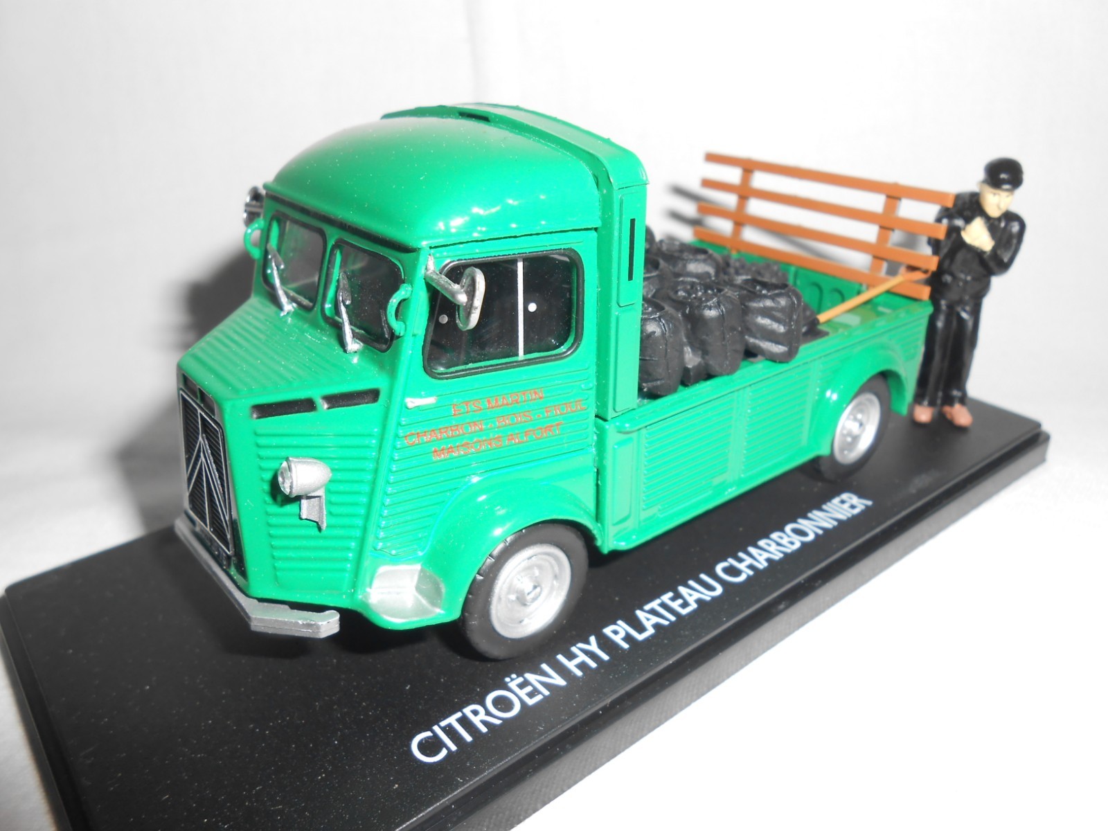 Miniature vintage Citroën Type HY Plateau Charbonnier 1/43ème Momaco pour diorama rétro