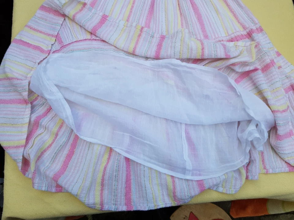 Girls summer dress, Never Worn,  lined age 5-6 - Image 4 of 4