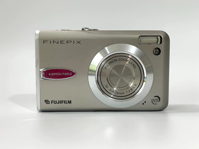 FinePix F30（カラー : シルバー） 通販オンライン ショップ FUJIFILM
