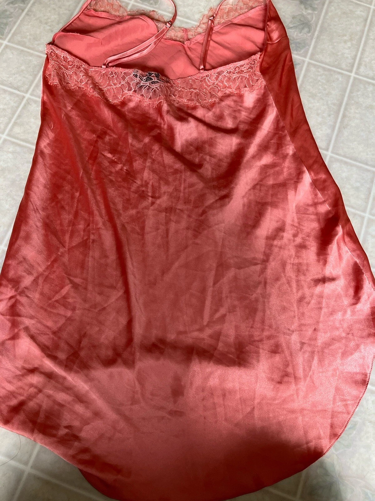 UNDERCOVER Abito Victoria's Secret Medium Chemise pesca con orlo in pizzo scollo Adj. Cinghie