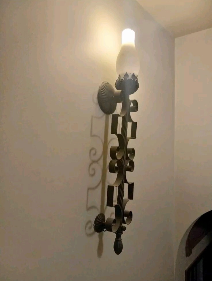 Picture 2 of 11
