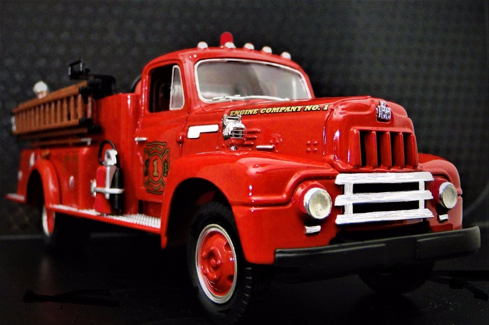 Fire Engine Truck Pumper Pickup Vintage Classic Antique Red Metal Model ...