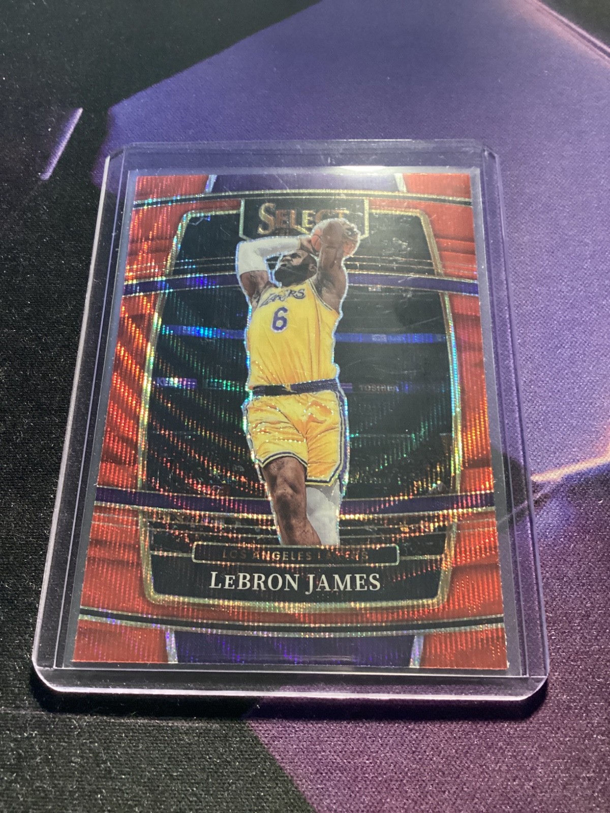 2021-22 Panini Select - Concourse LeBron James #100 Red Wave Prizm