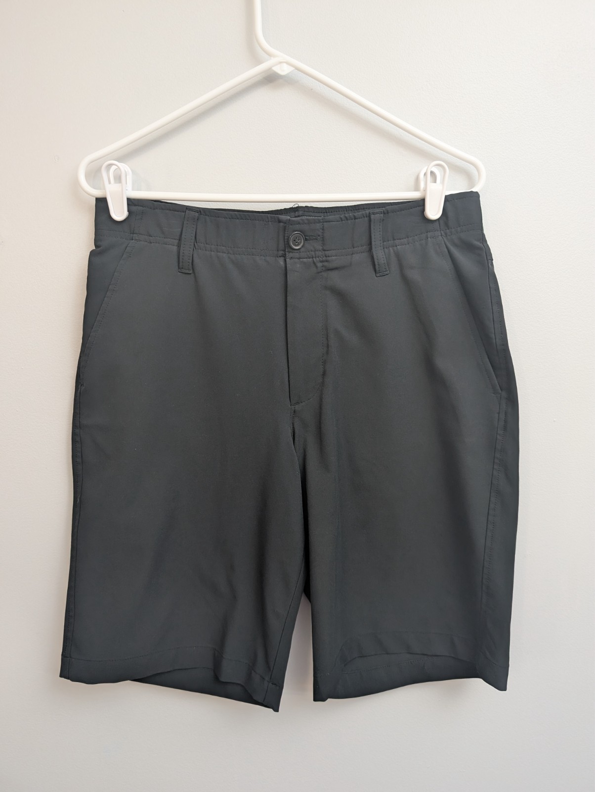 D6 Under armour 32 x 11 Inseam Gray Loose Fit Match Play Flex Golf Shorts