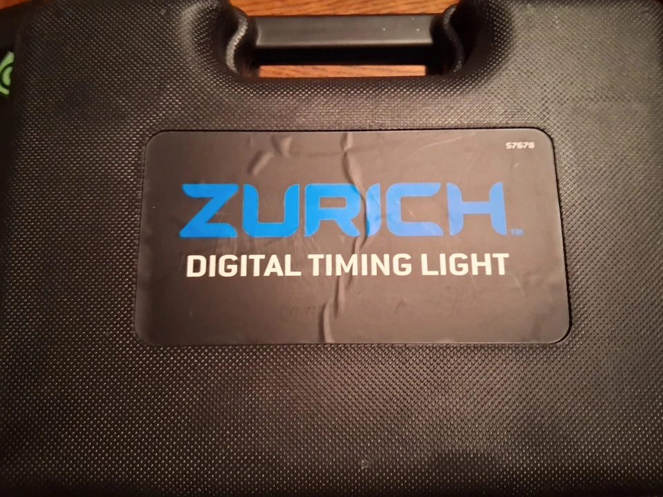 Luz de sincronización digital Zurich con estuche de plástico duro duradero para uso automotriz Foto 2 de 4