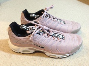 nike tuned 1 se taped