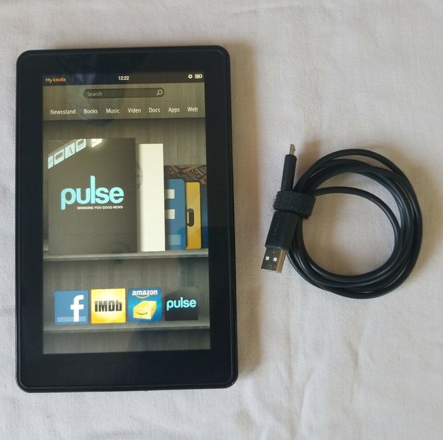 Amazon Kindle Fire 1st Generation (D01400, Wifi, 7 Inch, 8GB) FREE