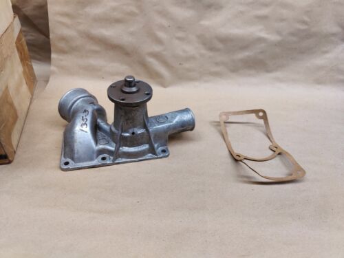 NOS 1964-72 Opel Kadett 1.1L 4cyl Water Pump 1334029 4771 MADE IN USA 251-132 - Picture 1 of 5