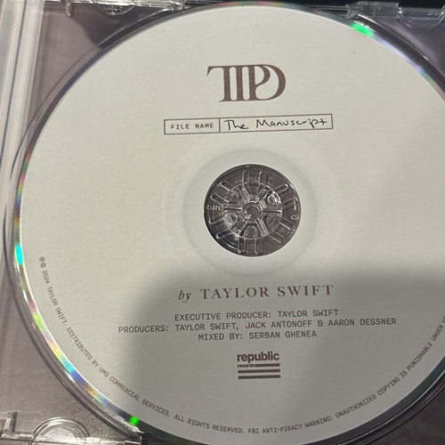 Taylor Swift The Tortured Poets Abteilung signierte CD in der Hand KOSTENLOSER VERSAND - Bild 3 von 4