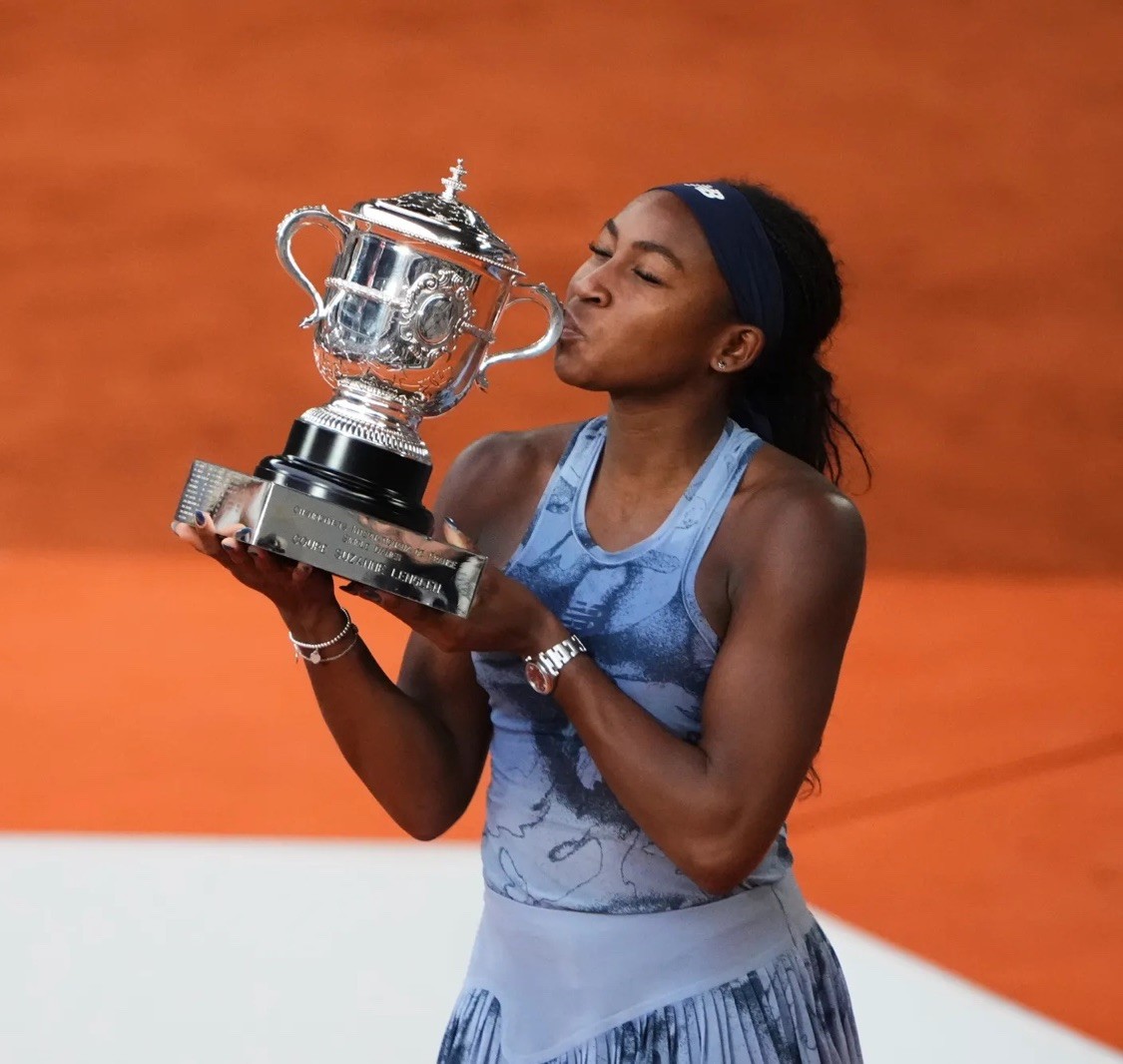 Coco Gauff Signed Roland Garros French Open Match Used Clay PSA AUTO 2025 Champ view 4