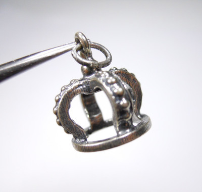 VINTAGE KING QUEEN CROWN PRINCESS PRINCE PENDANT CHARM STERLING SILVER 925  .