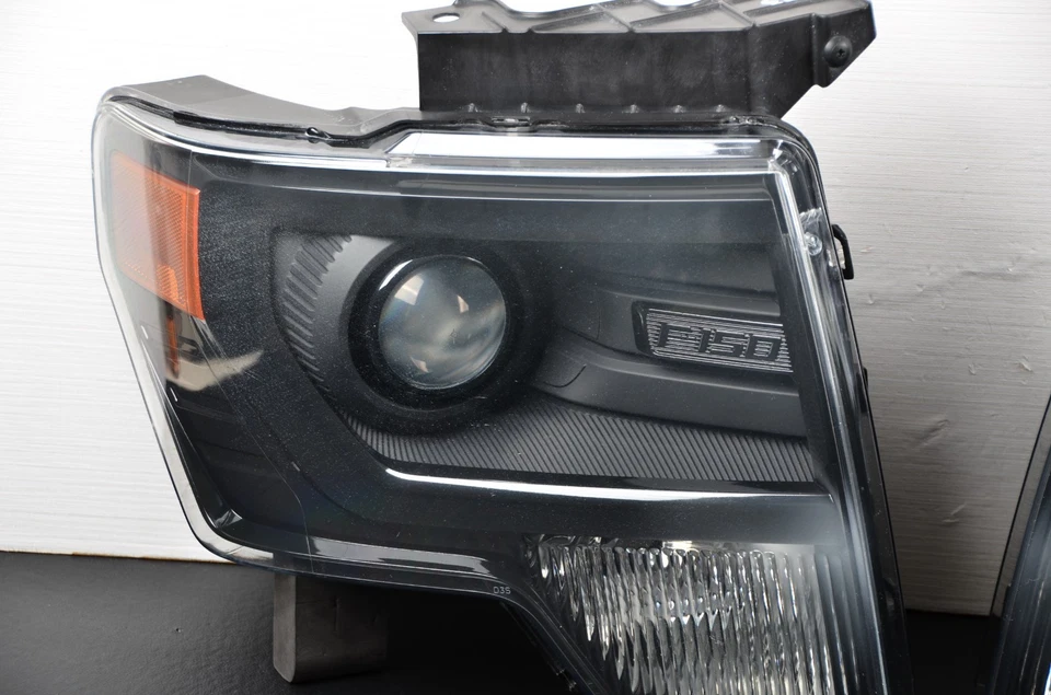 2011-2014 Ford F150 F-150 Left Right Xenon HID BLACK Headlight Set Pair OEM - Image 2 of 4