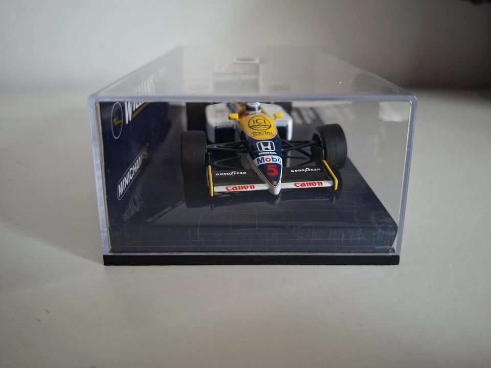 Minichamps F1 1:43 Williams Honda FW11 Nigel Mansell 1986 Diecast Model.  New. - Image 4 of 4