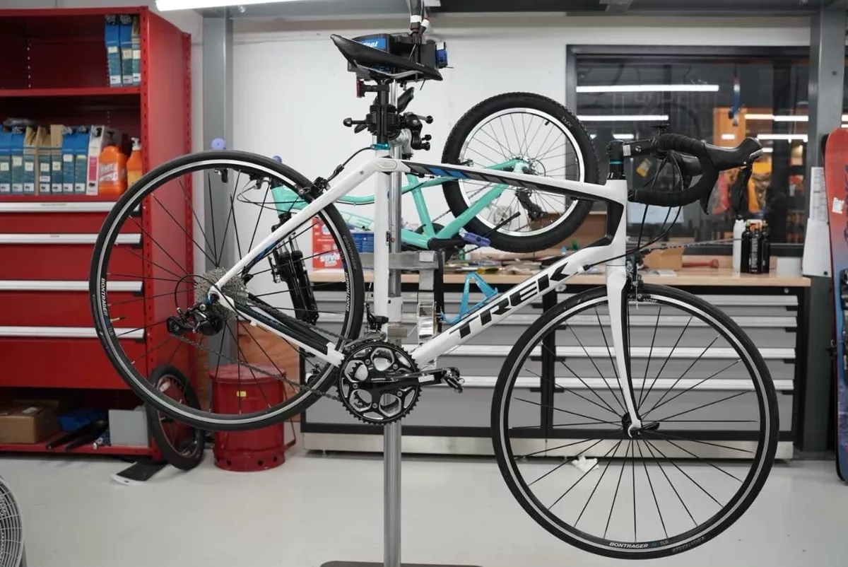 Trek domane 2.3 c deals
