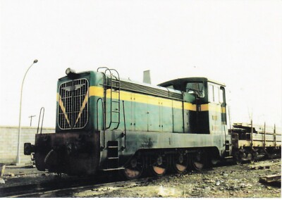 SPAIN       *      RENFE   Diesel loco # 305-020-0 at Villaverde in 1982