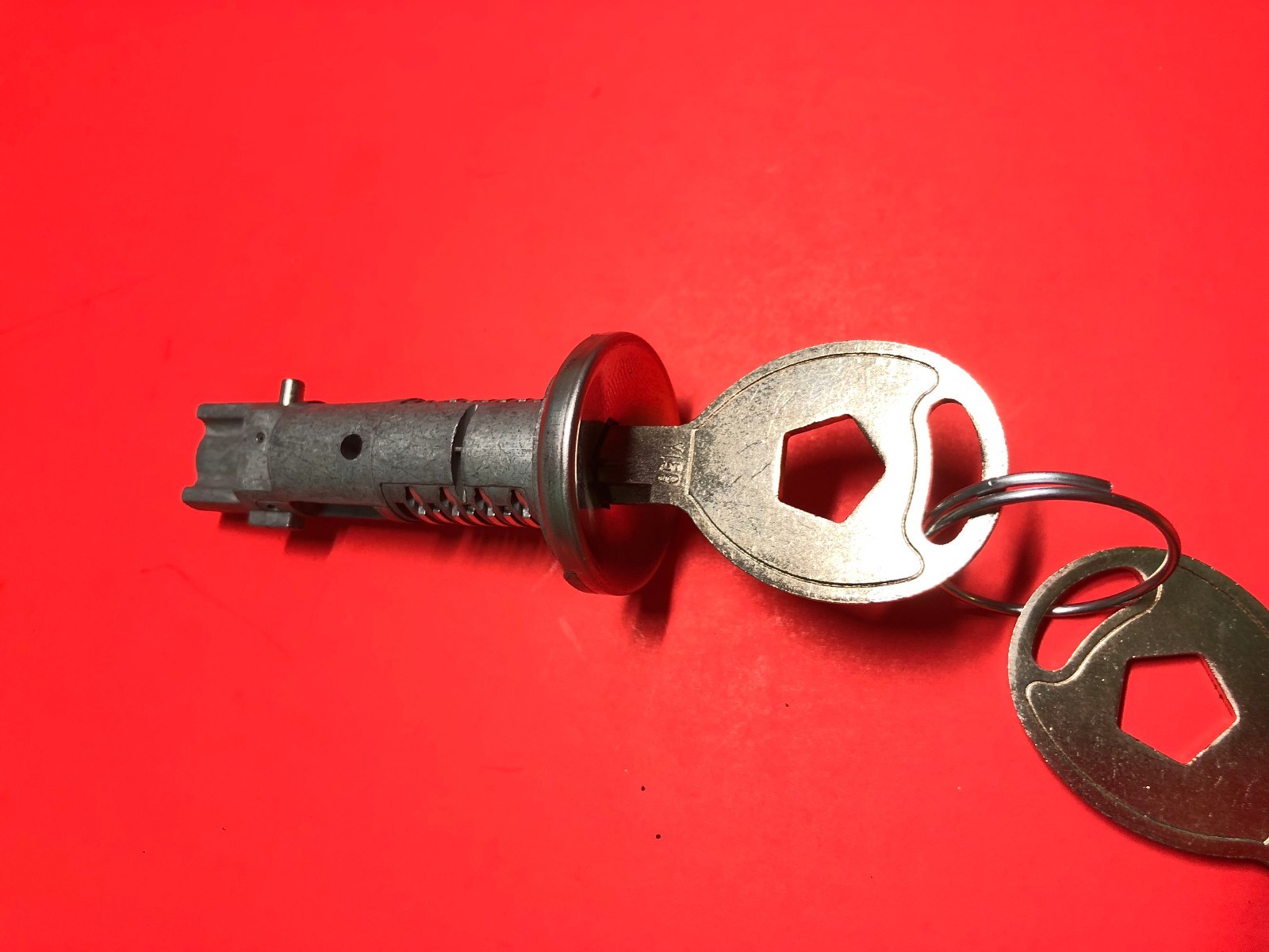 20062011 CHRYSLER PT CRUISER IGNITION LOCK CYLINDER 2 KEYS NEW OEM