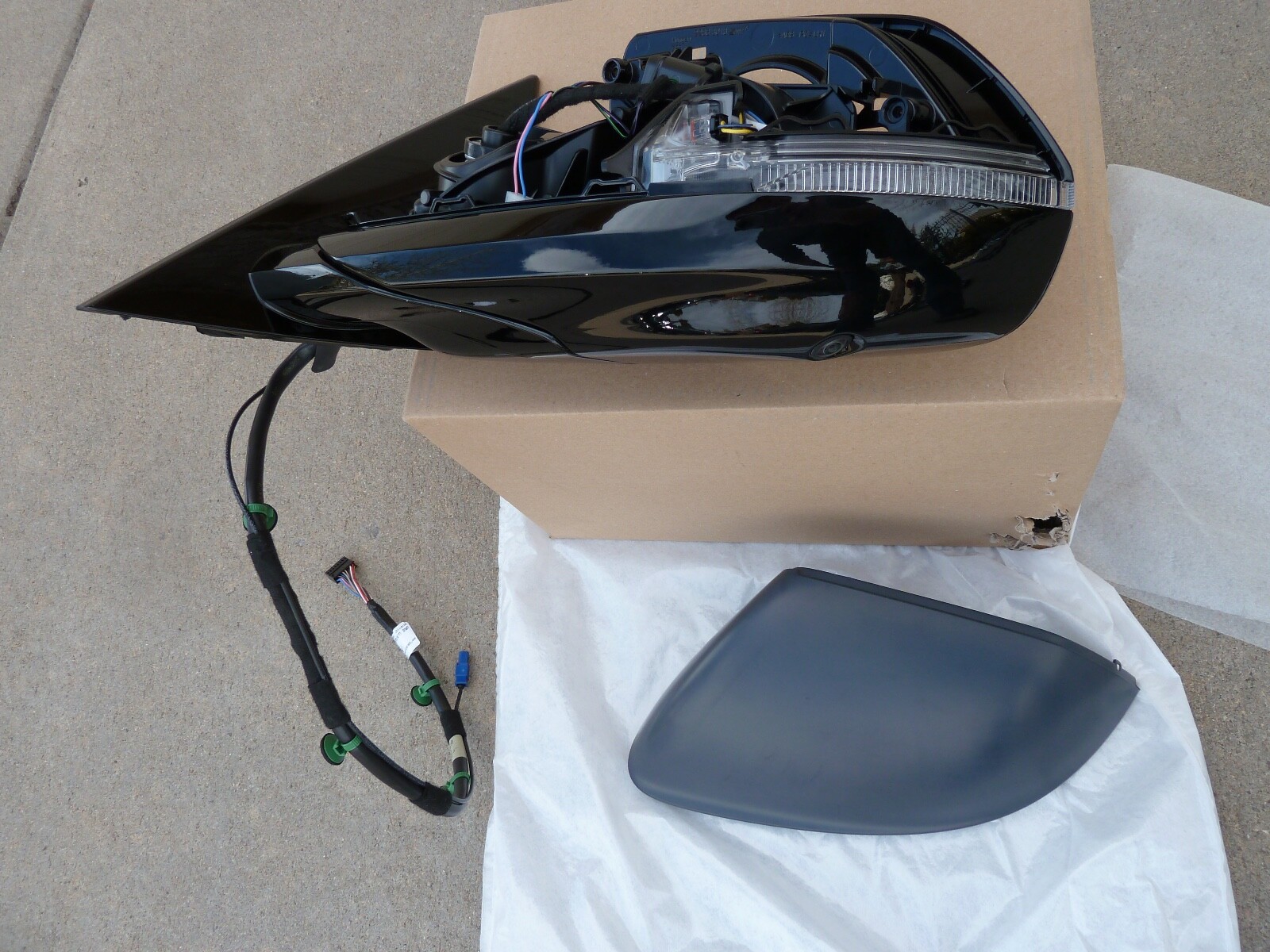 NEW Lamborghini Urus Left Driver Door Exterior Rear View Powered Mirror W Camera