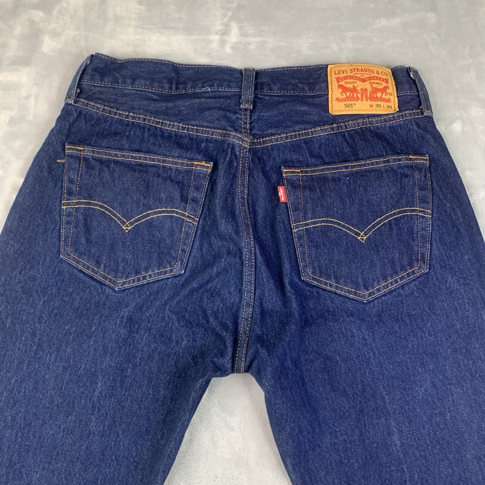 Levi's 501 Jeans Men's 35x30 Blue Dark Wash Button Fly Denim Pants thumbnail 14