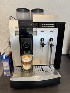 Kaffeevollautomat Jura Impressa X9 , gründlich innen und außen gereinigt