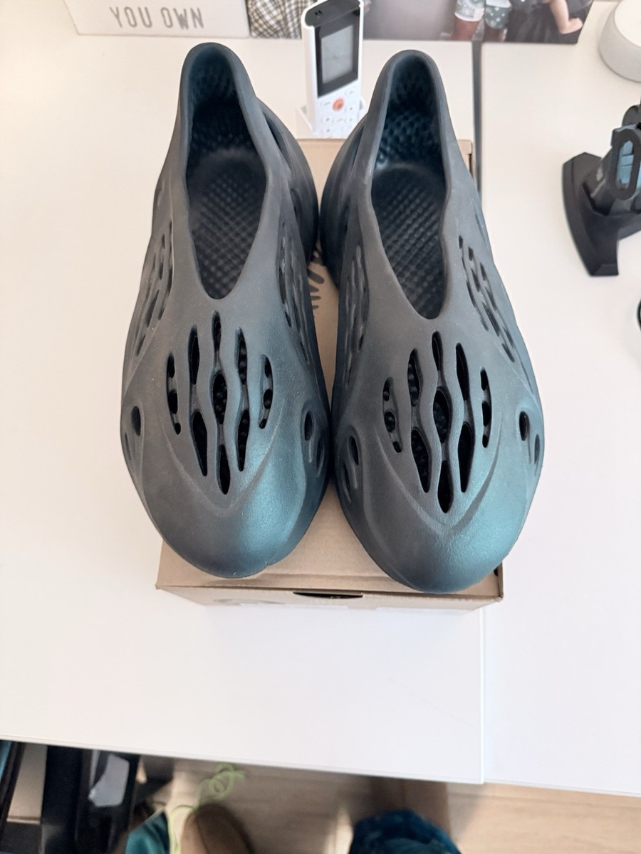 Brand New Yeezy Foam Runner Onyx 
Size 10 HP8739 s-l400.jpg main image 2