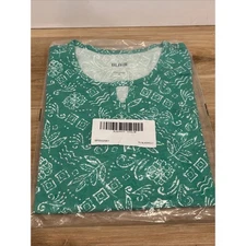 Blair Green w/White Accents Women’s Top Size M Brand New Long Sleeve