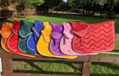 SHELDON Passendes Set, Sattelunterlage und Fliegenschleier, PONYGRÖSSE, KOSTENLOSES UK PORTO PREIS FALLEN