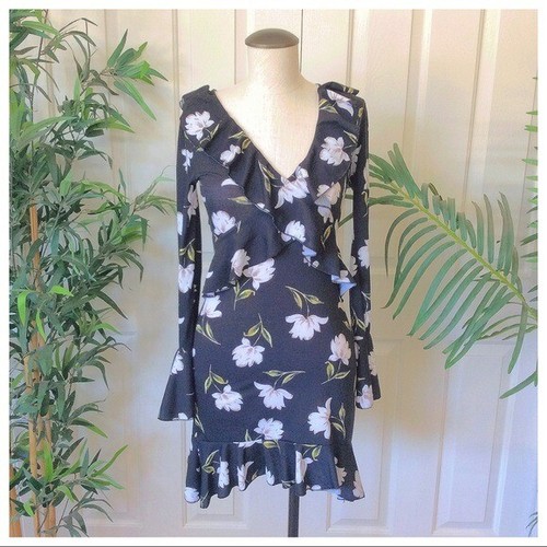 Missguided 4 Black Floral Ruffle Bell 