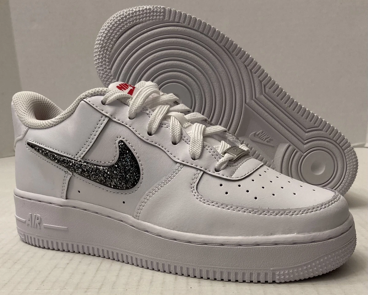 Nike Air Force 1 LV8 (GS) in White - Size 7