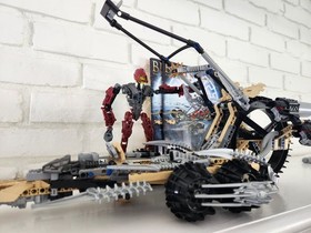 Lego Bionicle: Thornatus V9 #8995 w/Instruction book