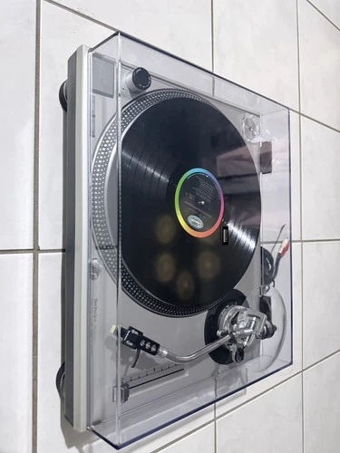 Technics SL-1200MK2 Silver Direct Drive Quartz Lock Turntable 33/45RPM RCA