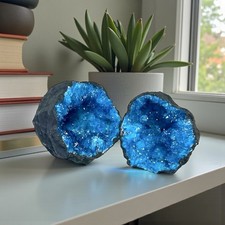 Geode calcite azzurro chiaro coppia minerali collezione cristalloterapia