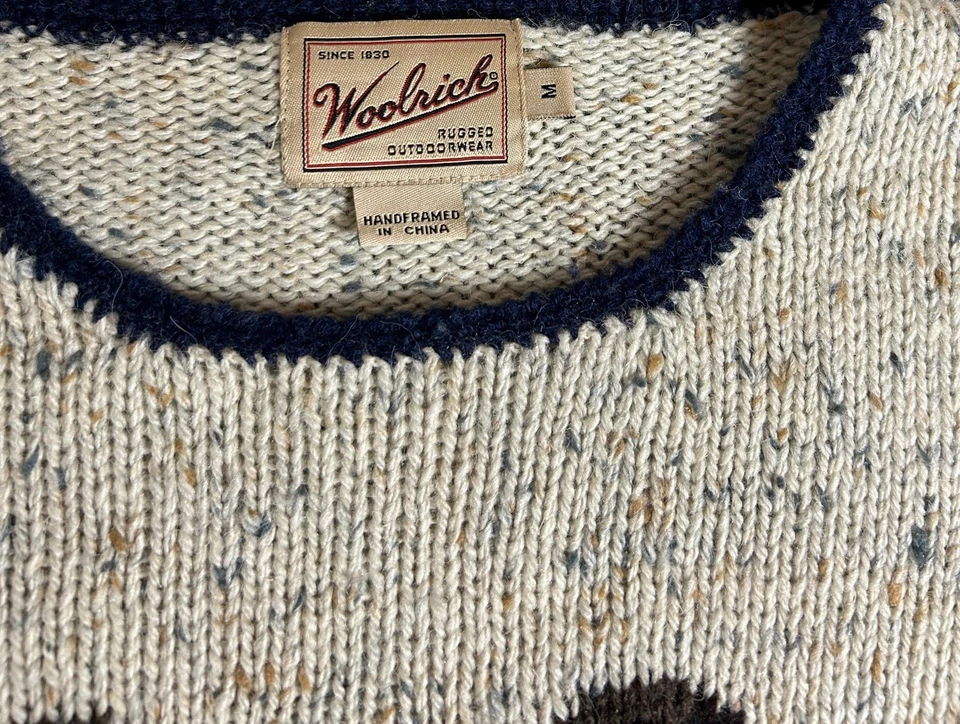 Vintage Woolrich Sweater Women's M Fall Picking Leaves Bear Motif Wool Blend - Image 4 of 4