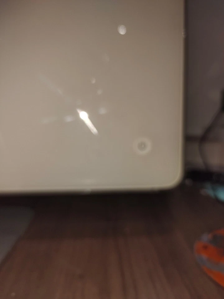 Apple 20inch iMac White Late 2006 2.16GHz C2D 1GB RAM 250GB HDD - Fair - Image 3 of 4