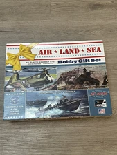 Atlantis Models US Navy Air Land & Sea Sherman Tank HUP-2 PT Boat #9001 Open B.