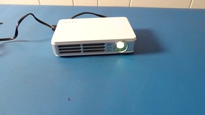 Vivitek Qumi Q4-WT HD Pocket Projector (no power supply)