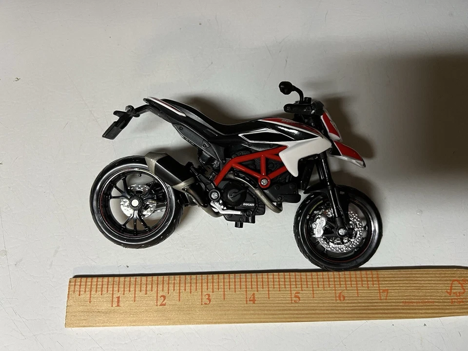Ducati Hyper mortars SP Motorcycle 1/18 Scale Diecast Model Bike Lot 4 Nice Cond - Image 3 of 4
